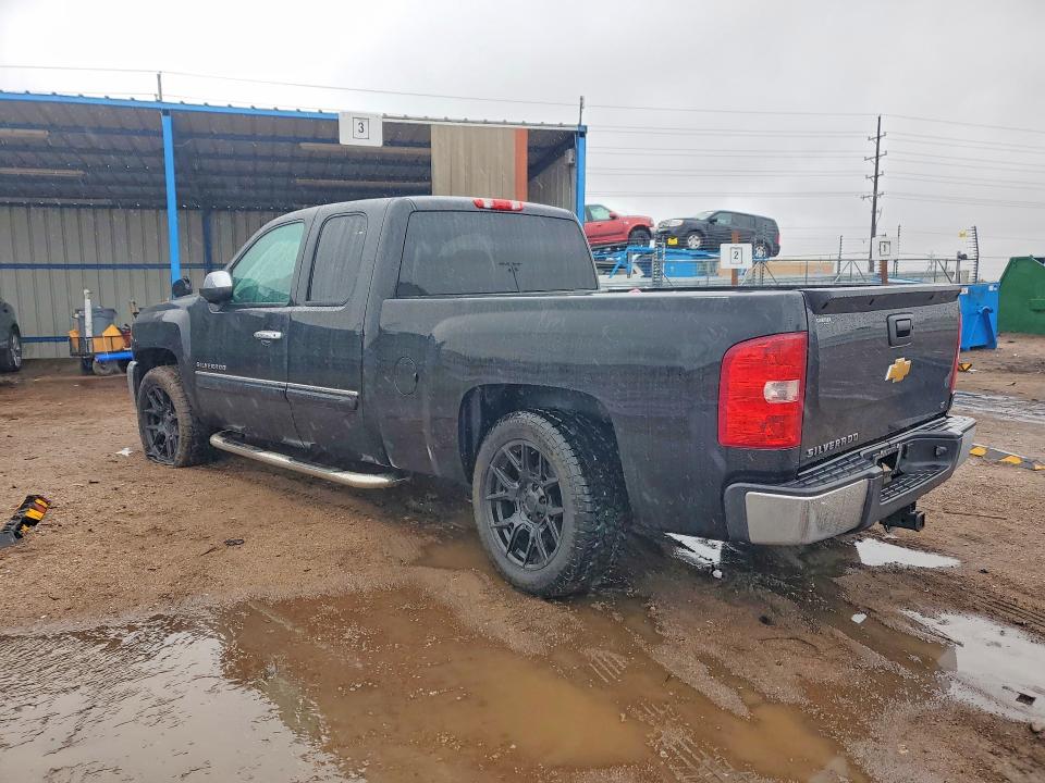 52233766 :رقم المزاد ، 1GCRCSE07DZ407091 vin ، 2013 Chevrolet Silverado مزاد بيع