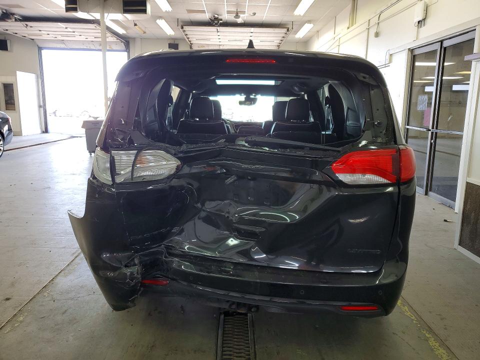 52215296 :رقم المزاد ، 2C4RC1GG6JR165128 vin ، 2018 Chrysler Pacifica مزاد بيع