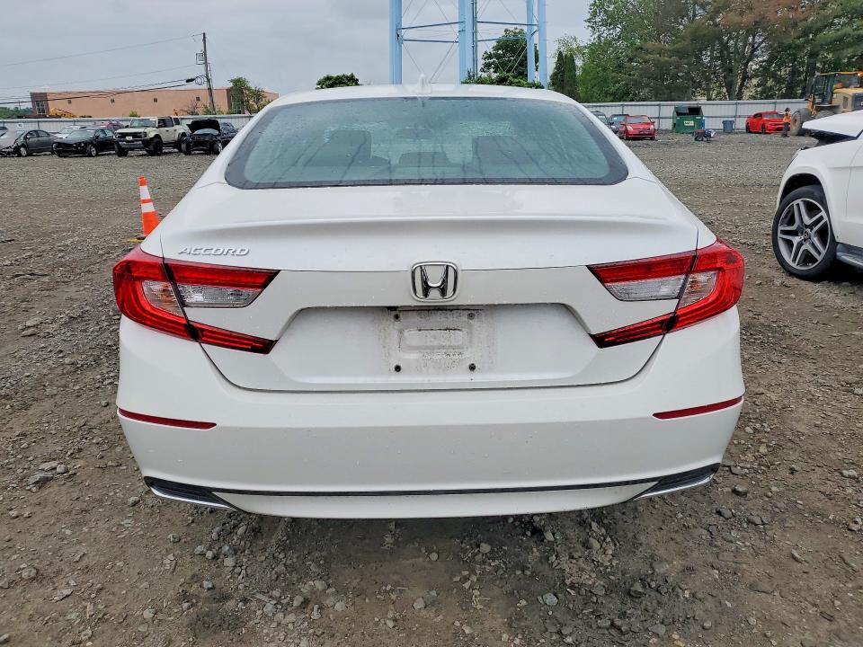 2018 Honda Accord მანქანა იყიდება აუქციონზე, vin: 1HGCV1F4XJA032837, აუქციონის ნომერი: 55015106