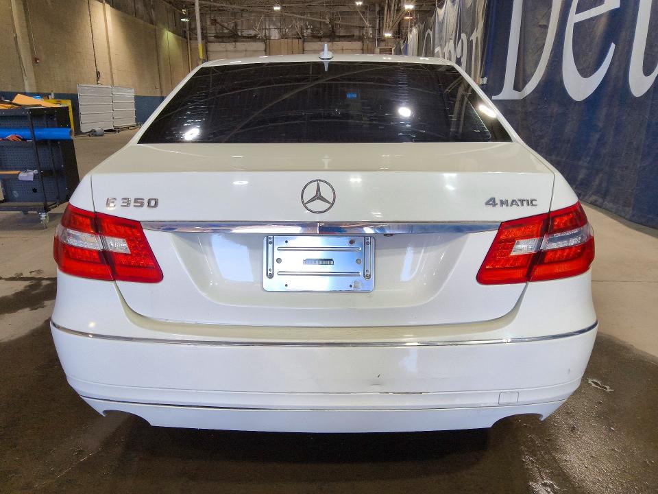 2010 Mercedes-benz E მანქანა იყიდება აუქციონზე, vin: WDDHF8HB8AA142703, აუქციონის ნომერი: 51063966