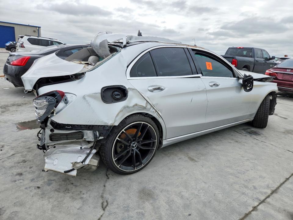 52206366 :رقم المزاد ، 55SWF4JB6HU207259 vin ، 2017 Mercedes-benz C مزاد بيع