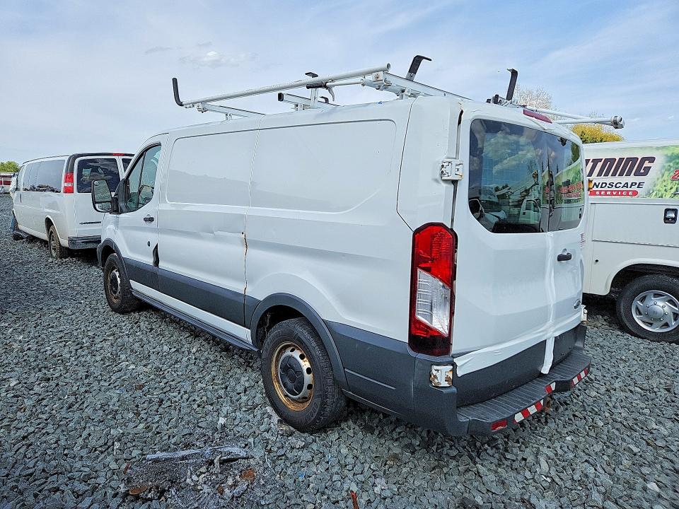 53992096 :رقم المزاد ، 1FTNE1ZM6FKA59764 vin ، 2015 Ford Transit مزاد بيع