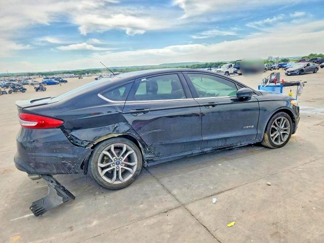 2017 Ford Fusion მანქანა იყიდება აუქციონზე, vin: 3FA6P0LU0HR300112, აუქციონის ნომერი: 52902936