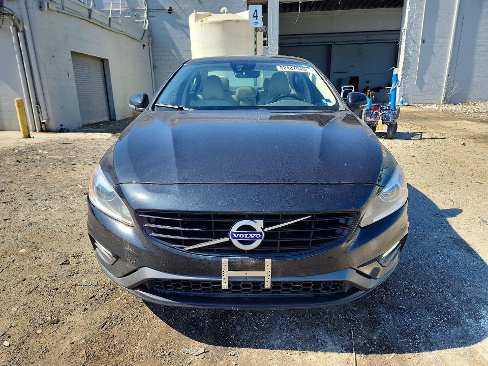 52482946 :رقم المزاد ، YV140MTL5J2461998 vin ، 2018 Volvo S60 مزاد بيع