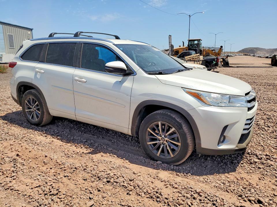 Aukcja sprzedaży 2018 Toyota Highlander, vin: 5TDKZRFHXJS536629, numer aukcji: 52405536