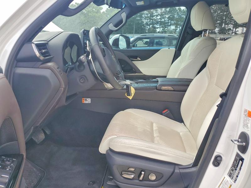 Продажа на аукционе авто 2025 Lexus Lx 600, vin: JTJGB7CX2S4071218, номер лота: 53716536