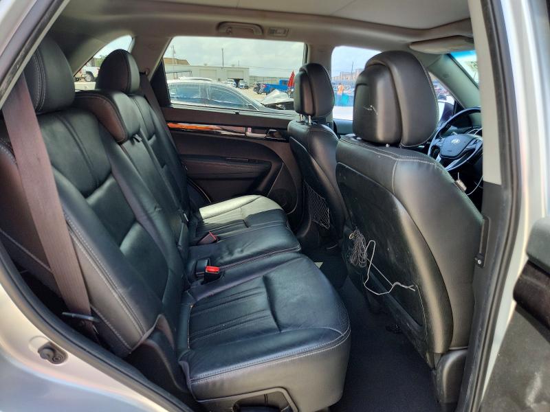 54087576 :رقم المزاد ، 5XYKW4A74FG566045 vin ، 2015 Kia Sorento مزاد بيع