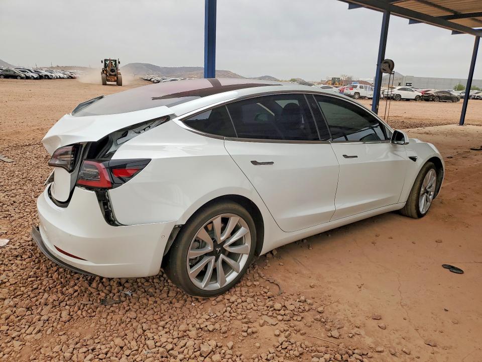 52228206 :رقم المزاد ، 5YJ3E1EA7JF020478 vin ، 2018 Tesla Model 3 مزاد بيع