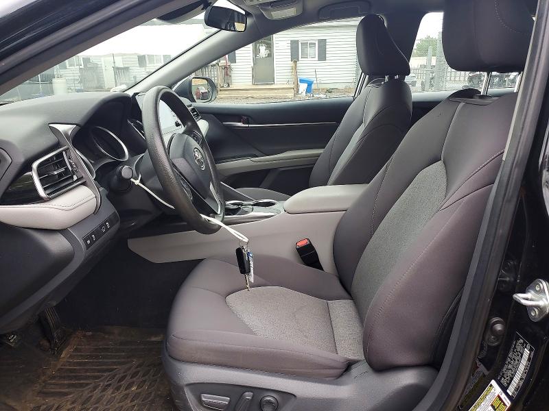 54490566 :رقم المزاد ، 4T1C11AK3MU482697 vin ، 2021 Toyota Camry مزاد بيع