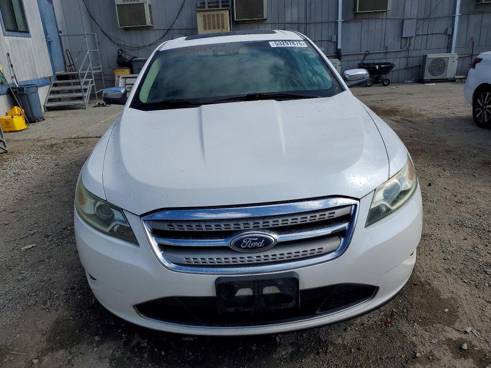 53297876 :رقم المزاد ، 1FAHP2FW1BG118564 vin ، 2011 Ford Taurus مزاد بيع