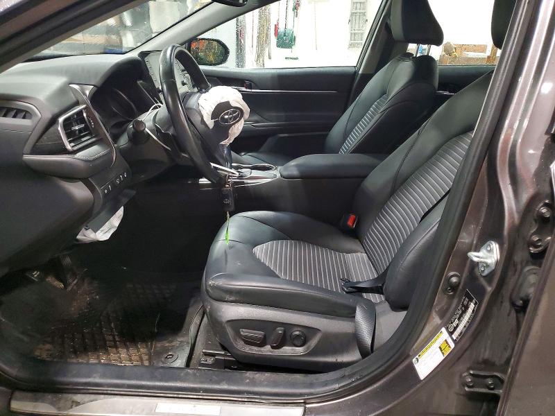 51819856 :رقم المزاد ، 4T1S11AK1MU605375 vin ، 2021 Toyota Camry مزاد بيع