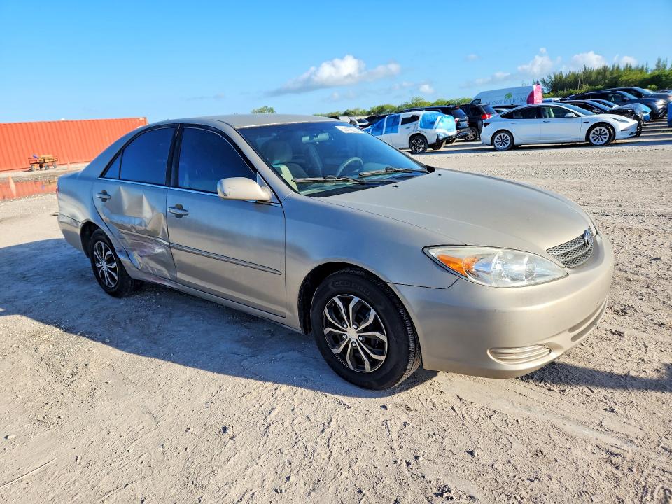 53410076 :رقم المزاد ، 4T1BE32KX3U647749 vin ، 2003 Toyota Camry مزاد بيع