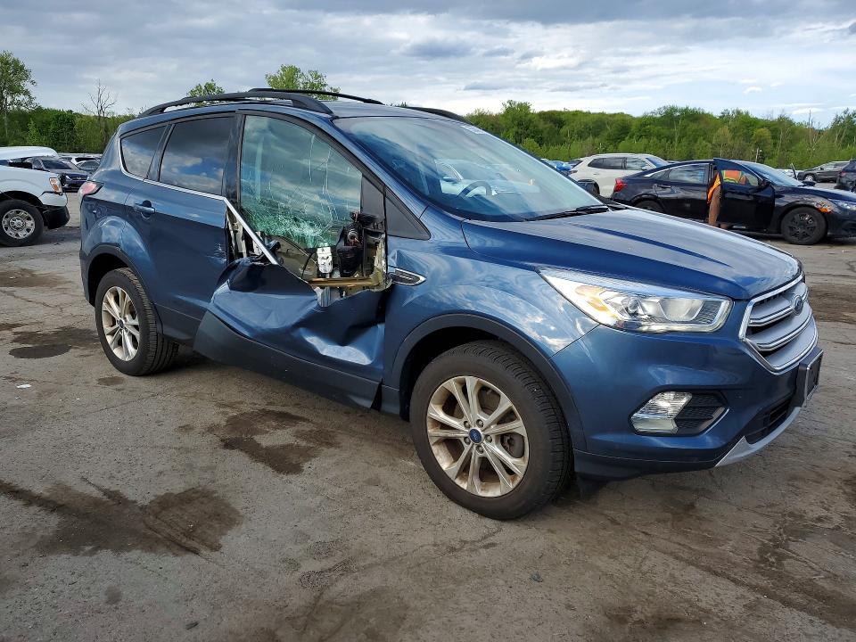 53040616 :رقم المزاد ، 1FMCU9HDXJUB01811 vin ، 2018 Ford Escape مزاد بيع