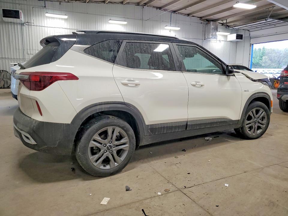2023 Kia Seltos მანქანა იყიდება აუქციონზე, vin: KNDEUCAA9P7358024, აუქციონის ნომერი: 53770926