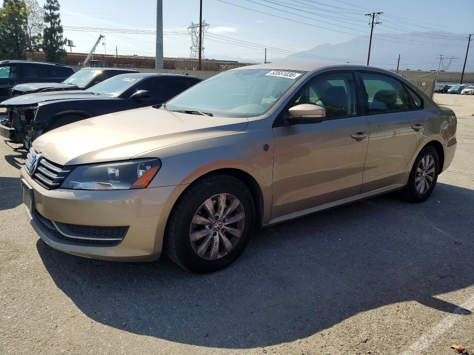 53551036 :رقم المزاد ، 1VWAT7A37FC011286 vin ، 2015 Volkswagen Passat مزاد بيع