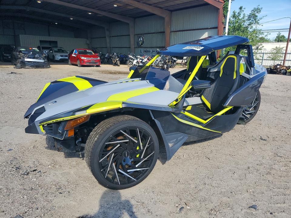 51825966 :رقم المزاد ، 57XAARFA4J8125244 vin ، 2018 Polaris Slingshot مزاد بيع