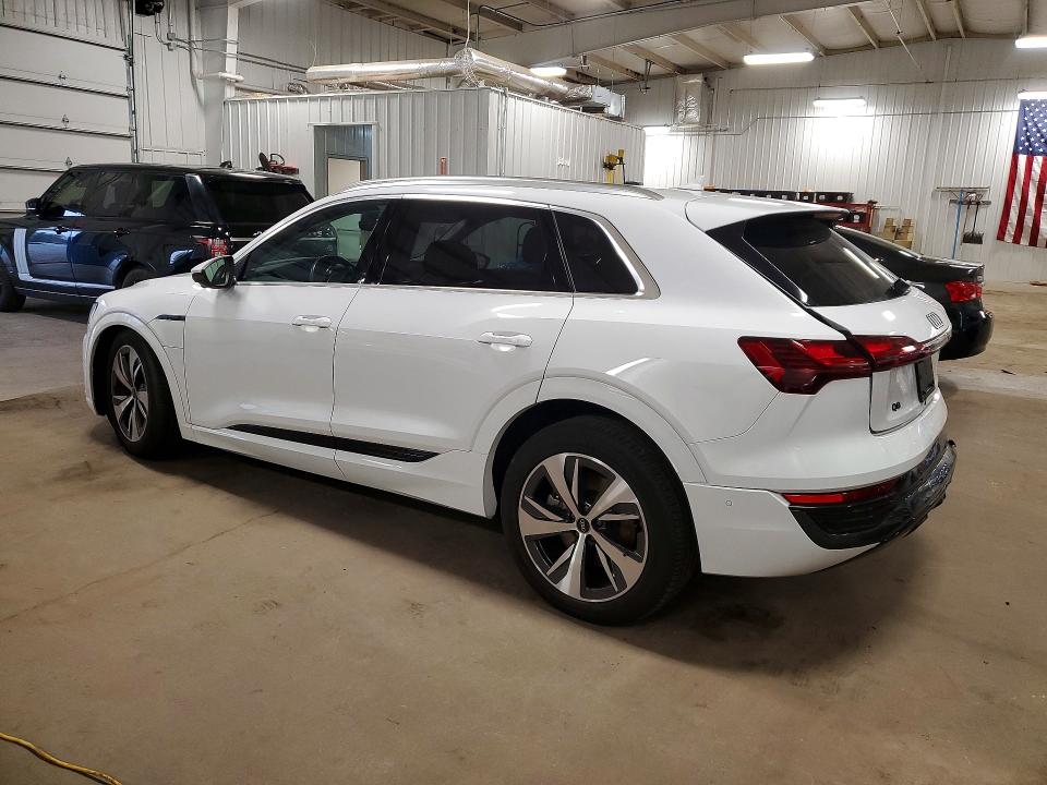 Продажа на аукционе авто 2024 Audi Q8 E-tron, vin: WA15AAGE4RB028759, номер лота: 54012756