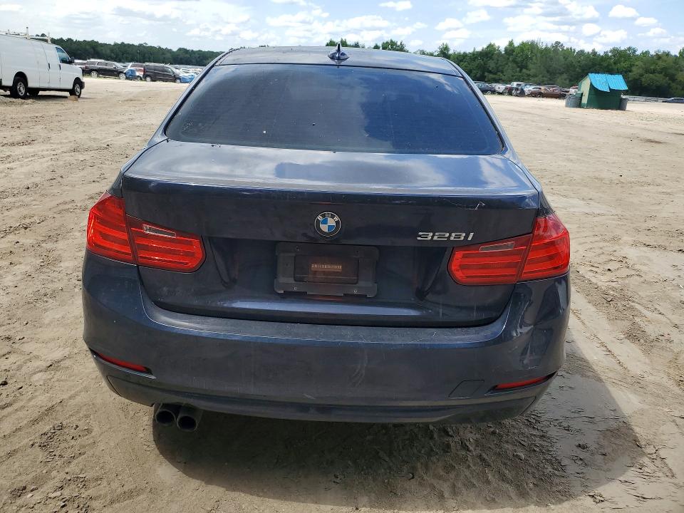 2013 Bmw 328 მანქანა იყიდება აუქციონზე, vin: WBA3A5G5XDNP22218, აუქციონის ნომერი: 54418906