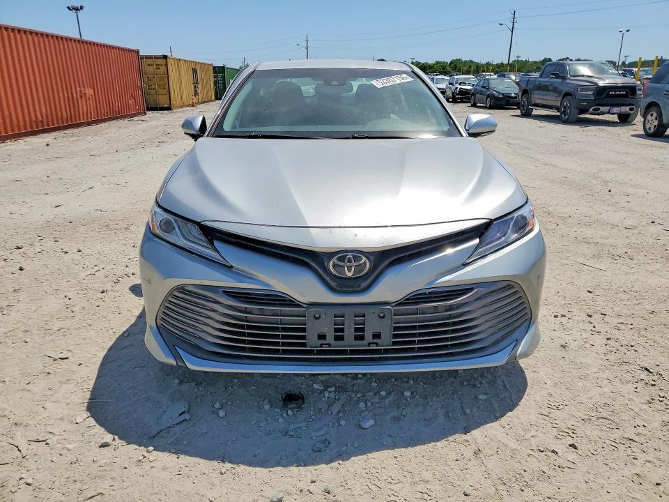 2018 Toyota Camry მანქანა იყიდება აუქციონზე, vin: 4T1B11HK6JU009678, აუქციონის ნომერი: 53367156