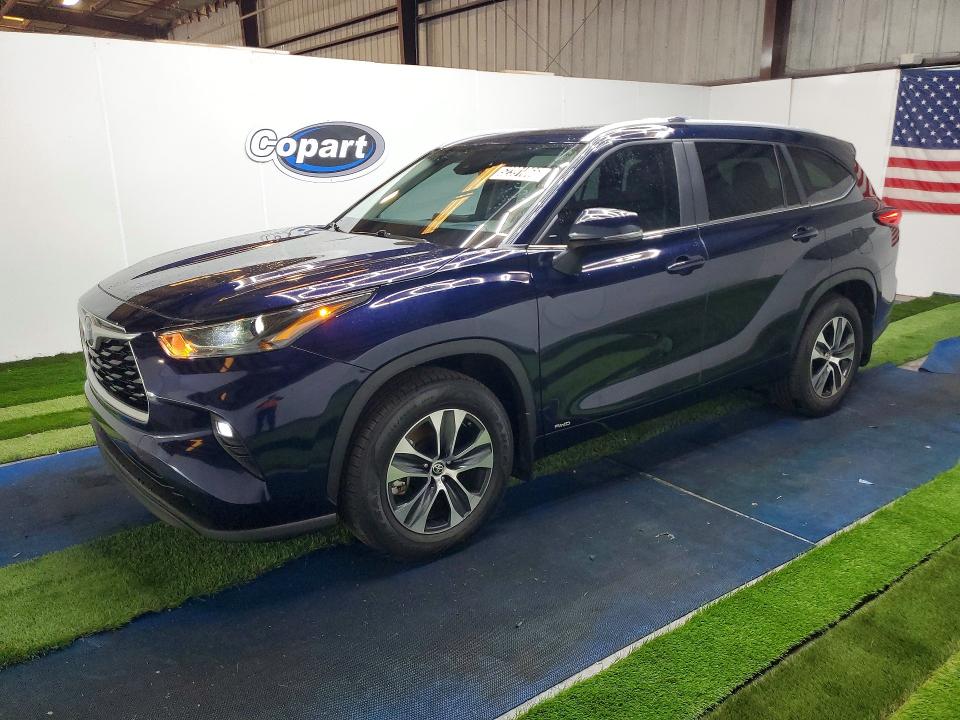 2023 Toyota Highlander Hybrid მანქანა იყიდება აუქციონზე, vin: 5TDKBRCH9PS126003, აუქციონის ნომერი: 52391866