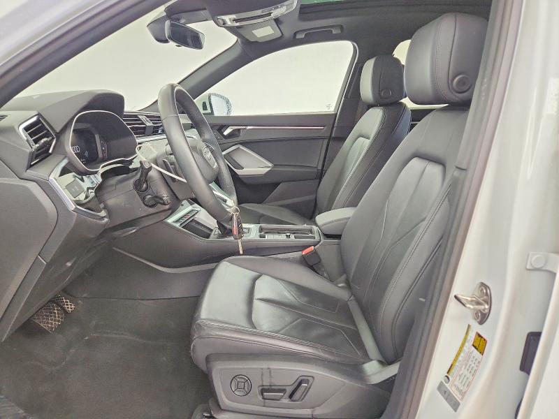 52585906 :رقم المزاد ، WA1DECF35S1015302 vin ، 2025 Audi Q3 مزاد بيع
