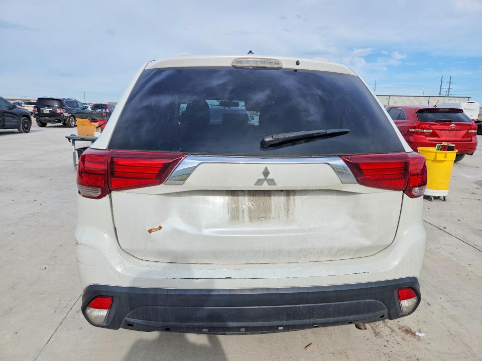 2016 Mitsubishi Outlander მანქანა იყიდება აუქციონზე, vin: JA4AD3A32GZ061840, აუქციონის ნომერი: 55711026