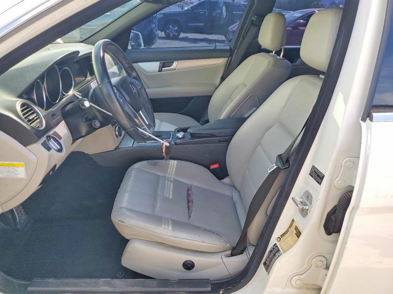 Продажа на аукционе авто 2013 Mercedes-benz C, vin: WDDGF4HB6DA789478, номер лота: 50800326