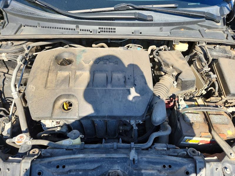 53704996 :رقم المزاد ، 5YFBURHE4JP831655 vin ، 2018 Toyota Corolla مزاد بيع