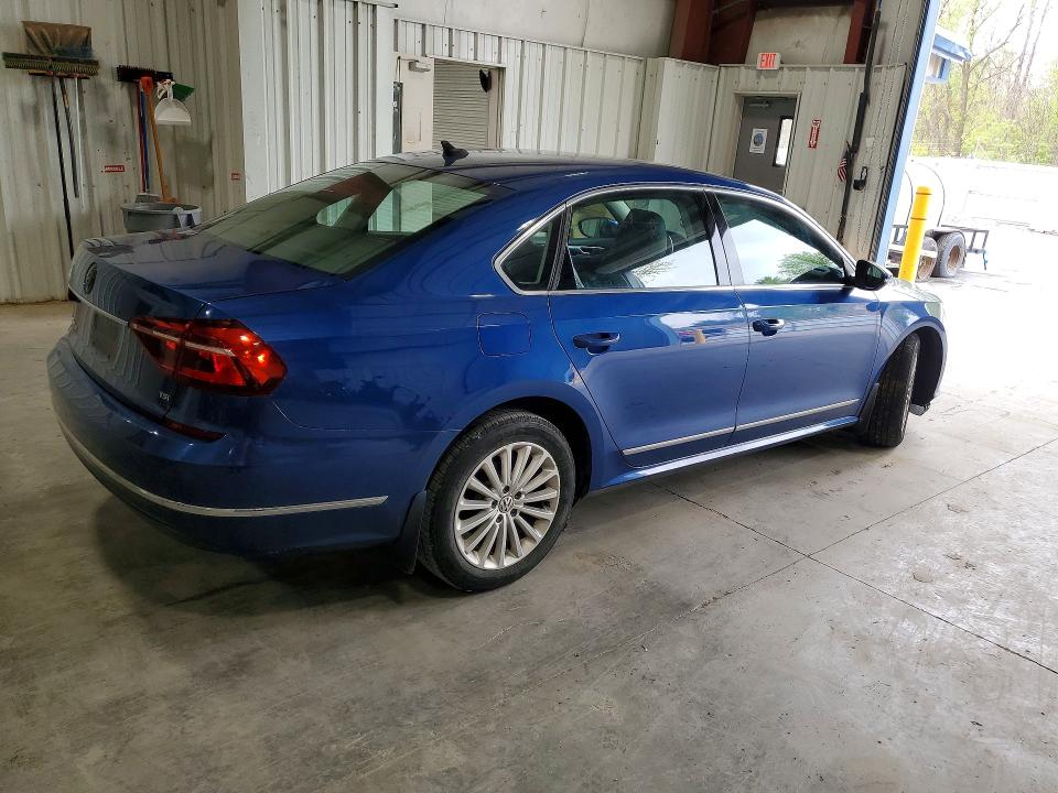 52906856 :رقم المزاد ، 1VWBT7A37HC009853 vin ، 2017 Volkswagen Passat مزاد بيع