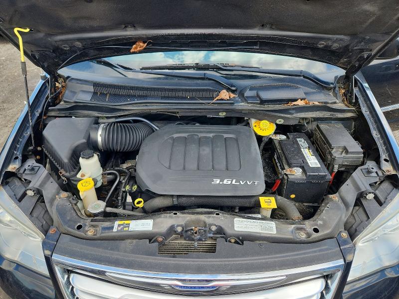 52660386 :رقم المزاد ، 2C4RC1BG5FR589138 vin ، 2015 Chrysler Town & Country مزاد بيع