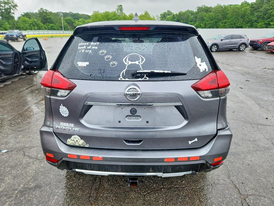 2017 Nissan Rogue მანქანა იყიდება აუქციონზე, vin: JN8AT2MTXHW385687, აუქციონის ნომერი: 54838206