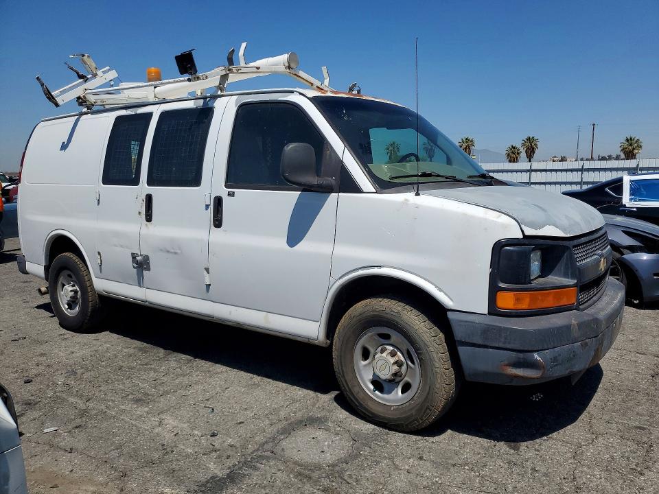 52710456 :رقم المزاد ، 1GCGG25V271223770 vin ، 2007 Chev Express G2500 مزاد بيع