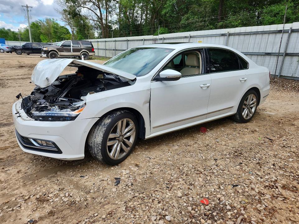 Продажа на аукционе авто 2017 Volkswagen Passat, vin: 1VWCT7A30HC017152, номер лота: 53312296