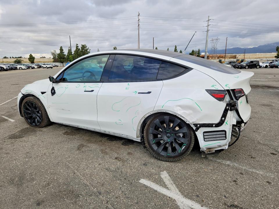 54712556 :رقم المزاد ، 5YJYGAEE7MF138473 vin ، 2021 Tesla Model Y مزاد بيع