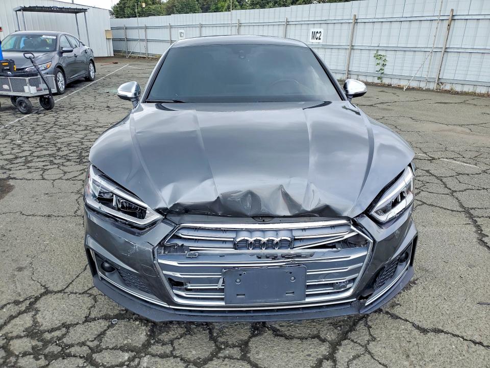 52494136 :رقم المزاد ، WAUC4CF51JA061324 vin ، 2018 Audi S5 مزاد بيع
