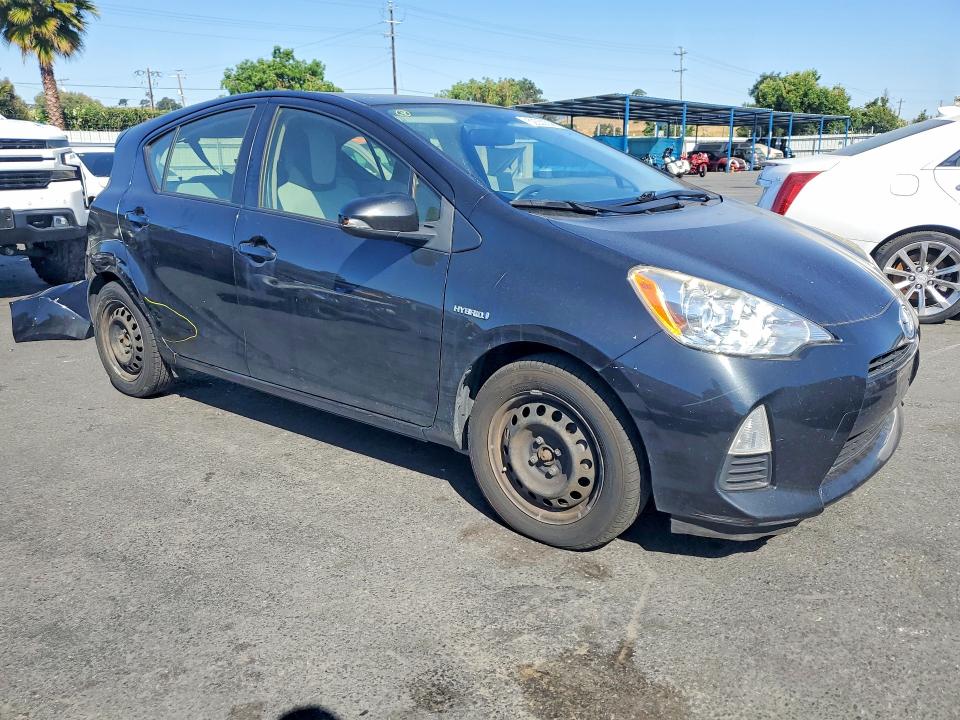52350356 :رقم المزاد ، JTDKDTB32E1572128 vin ، 2014 Toyota Prius C مزاد بيع