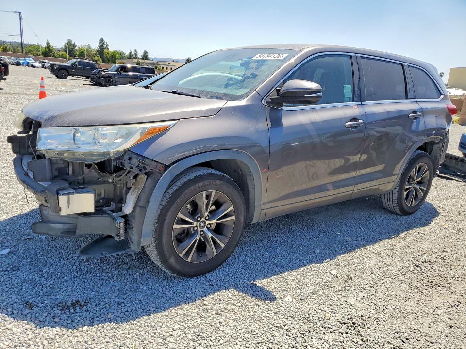 54184136 :رقم المزاد ، 5TDZZRFH3JS236901 vin ، 2018 Toyota Highlander مزاد بيع