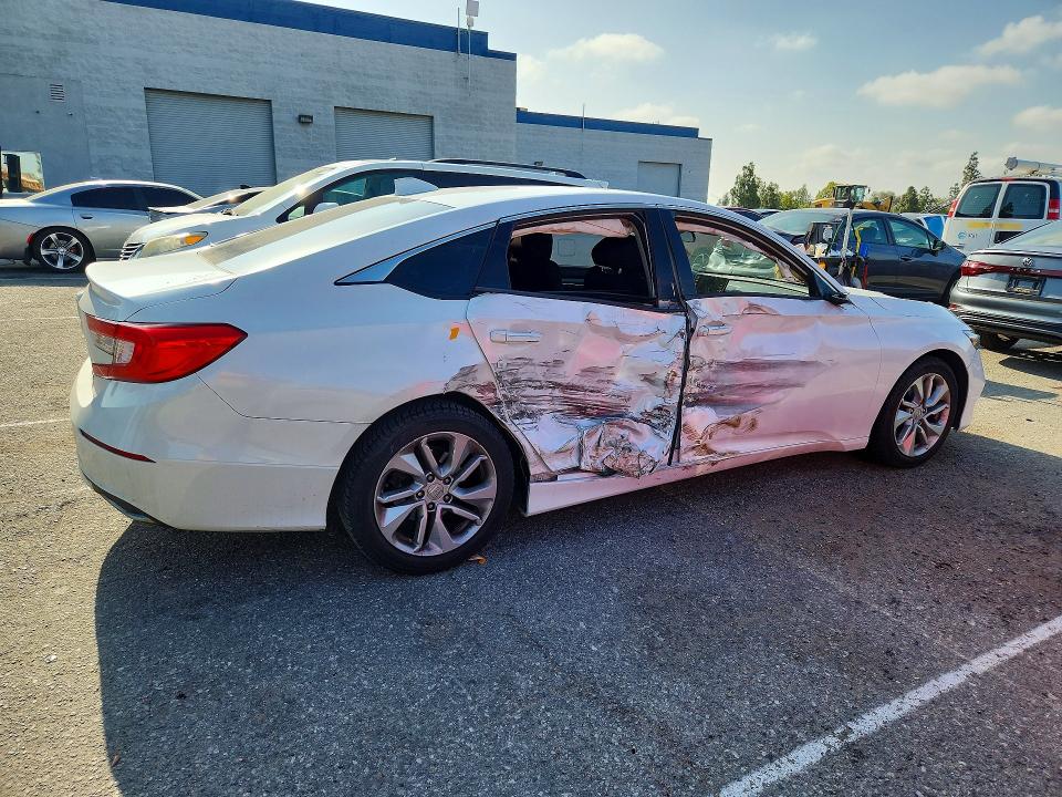 53386026 :رقم المزاد ، 1HGCV1F13JA065362 vin ، 2018 Honda Accord مزاد بيع