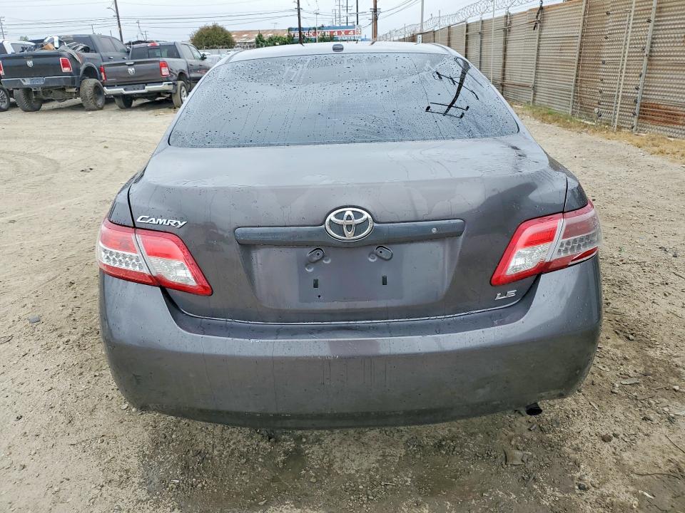 52222136 :رقم المزاد ، 4T4BF3EKXBR164114 vin ، 2011 Toyota Camery مزاد بيع