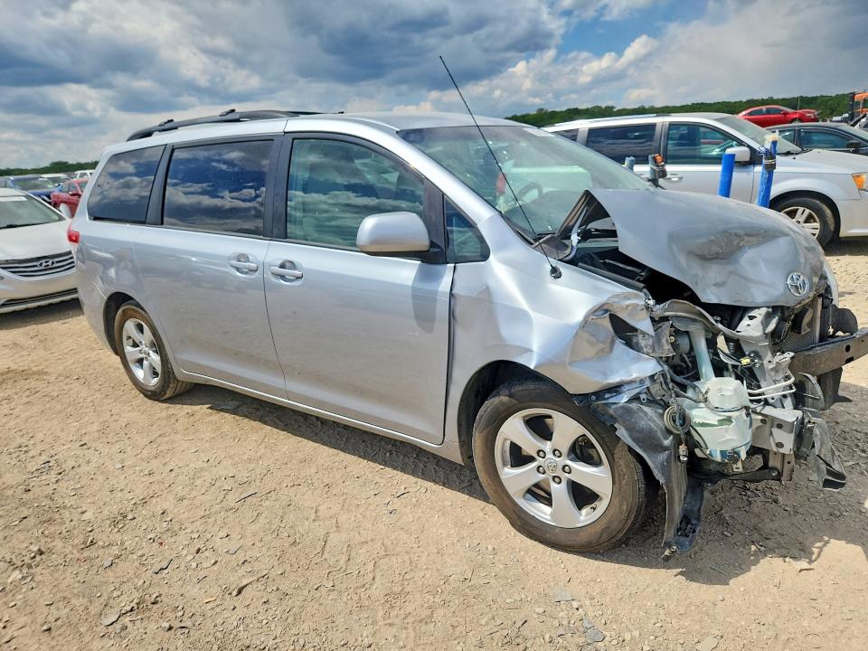 Продажа на аукционе авто 2014 Toyota Sienna, vin: 5TDKK3DC8ES522467, номер лота: 52078136