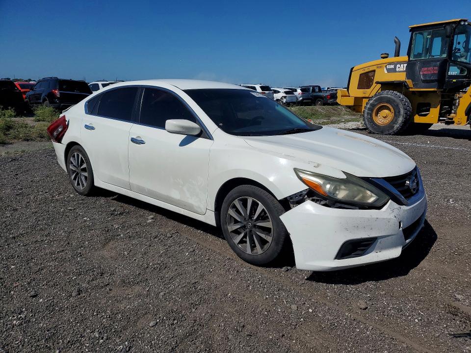 52431246 :رقم المزاد ، 1N4AL3AP1JC214610 vin ، 2018 Nissan Altima مزاد بيع