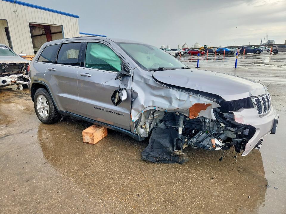 55074886 :رقم المزاد ، 1C4RJEAG6JC353405 vin ، 2018 Jeep Grand Cherokee مزاد بيع