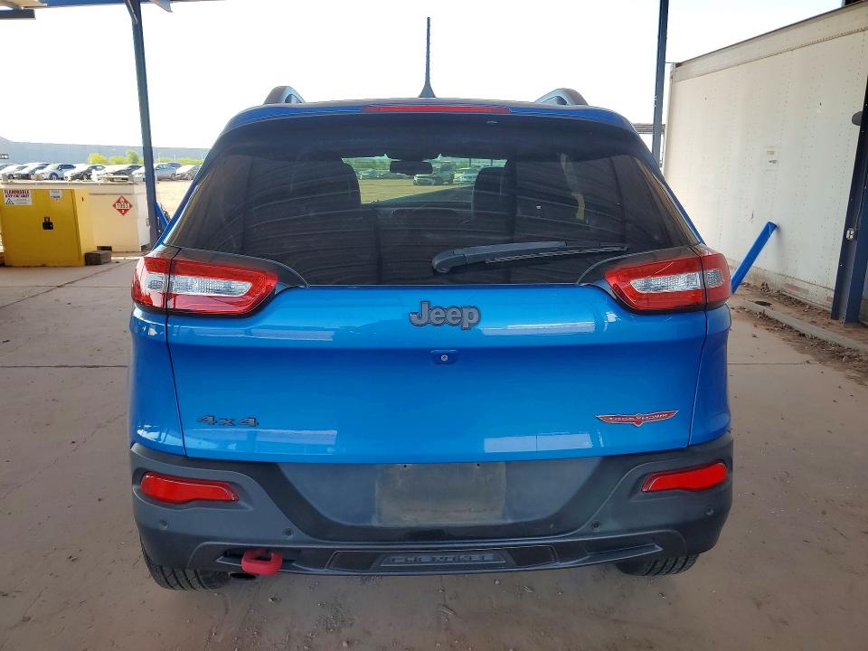 55039086 :رقم المزاد ، 1C4PJMBB2JD579617 vin ، 2018 Jeep Cherokee مزاد بيع