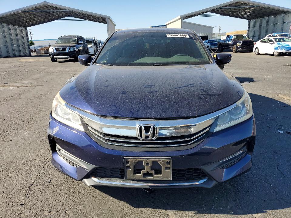 2017 Honda Accord მანქანა იყიდება აუქციონზე, vin: 1HGCR2F50HA273240, აუქციონის ნომერი: 53807666
