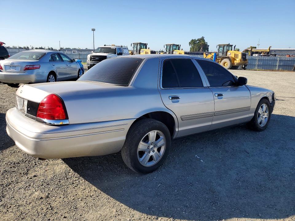 2011 Ford Crown Victoria მანქანა იყიდება აუქციონზე, vin: 2FABP7EV8BX127154, აუქციონის ნომერი: 53296946