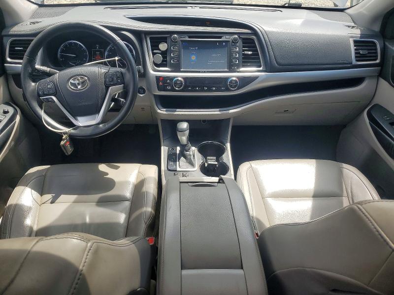 52221936 :رقم المزاد ، 5TDKKRFH2FS044107 vin ، 2015 Toyota Highlander مزاد بيع