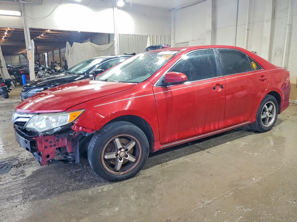 52222186 :رقم المزاد ، 4T1BF1FK5CU506518 vin ، 2012 Toyota Camry مزاد بيع
