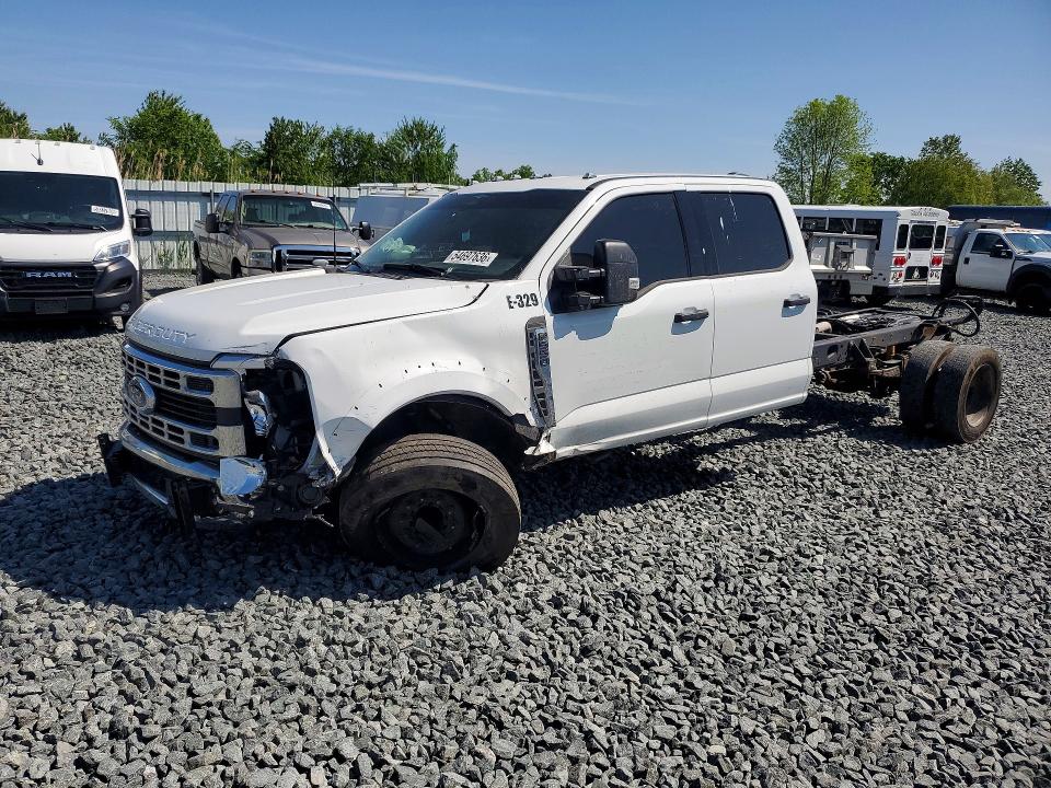 54697636 :رقم المزاد ، 1FD0W5GN6PED70391 vin ، 2023 Ford F550 مزاد بيع