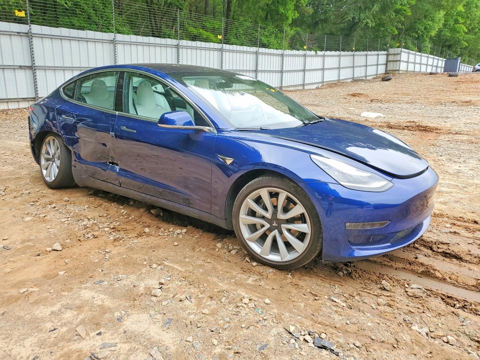 Продажа на аукционе авто 2018 Tesla Model 3, vin: 5YJ3E1EB5JF135332, номер лота: 52172796