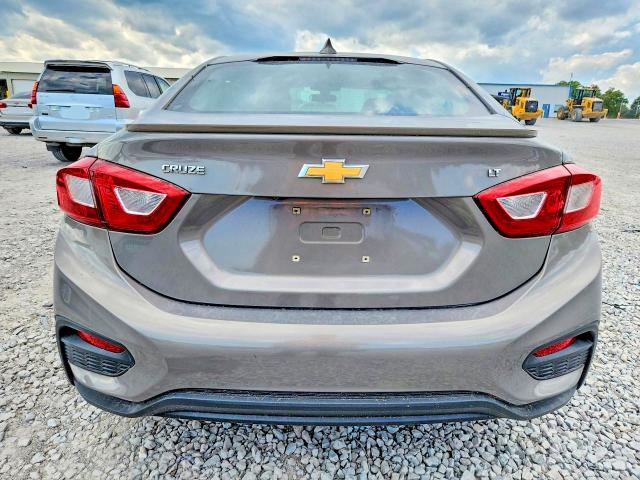 2018 Chevrolet Cruze მანქანა იყიდება აუქციონზე, vin: 1G1BE5SM2J7159711, აუქციონის ნომერი: 53518986